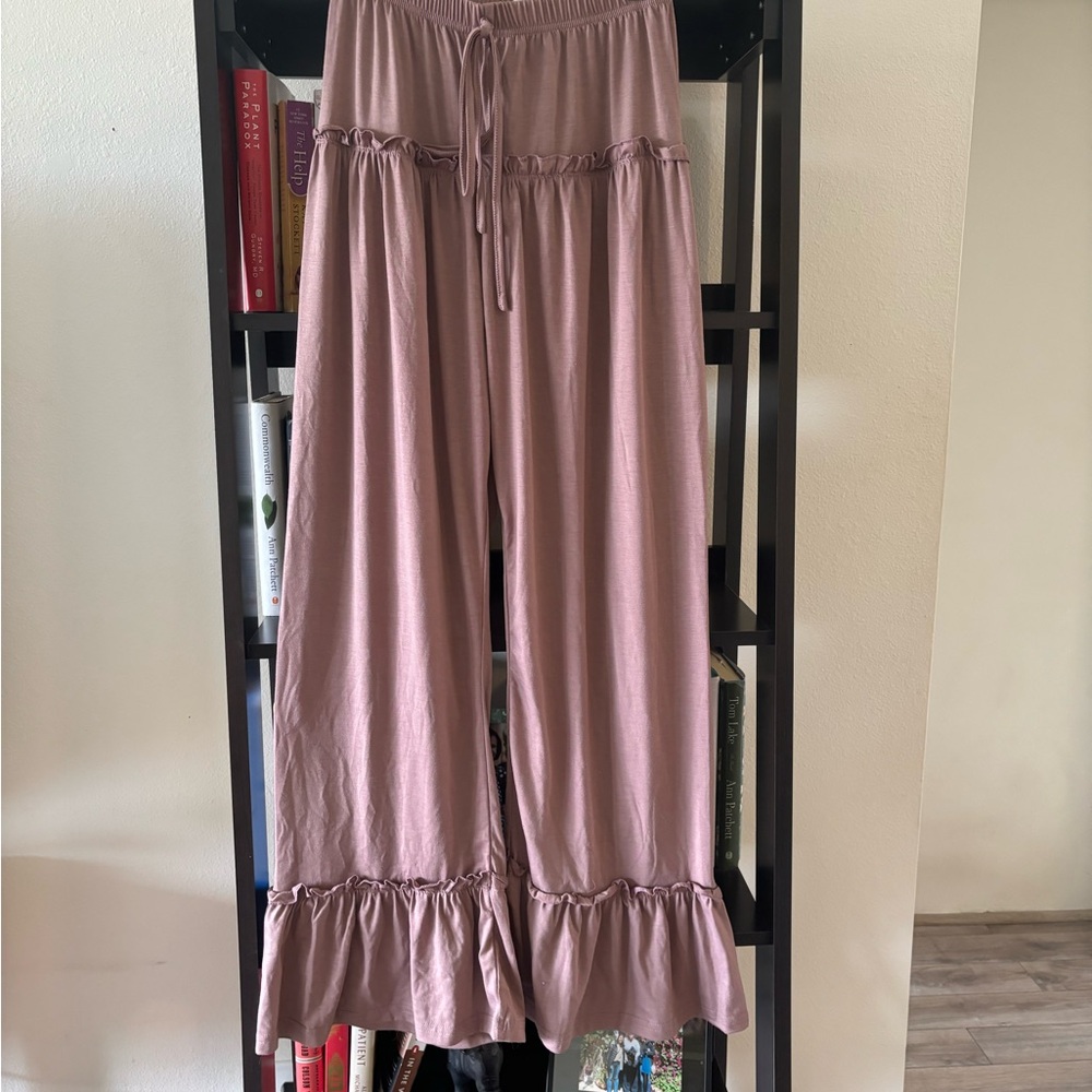 Cute leisure pants. $10